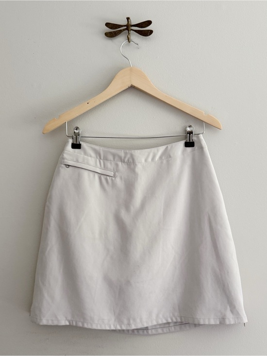 Patagonia Dresses & Skirts - Patagonia Vintage Light Tan Skort size 4